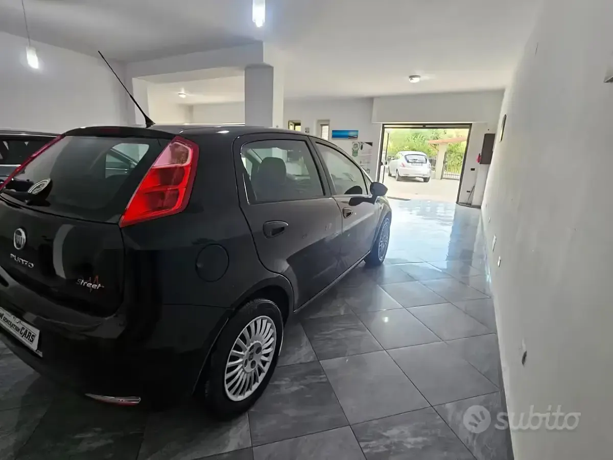 Usata Fiat Punto Street 75 CV (55 kW) 2015 Nero Utilitaria