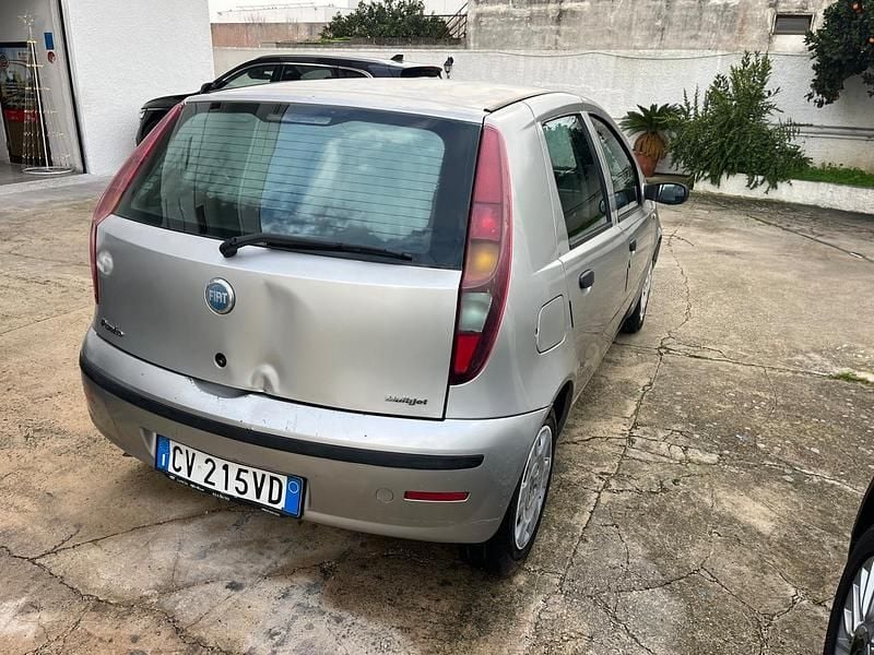 Usata Fiat Punto Active 70 CV (51 kW) 2005 Grigio Berlina
