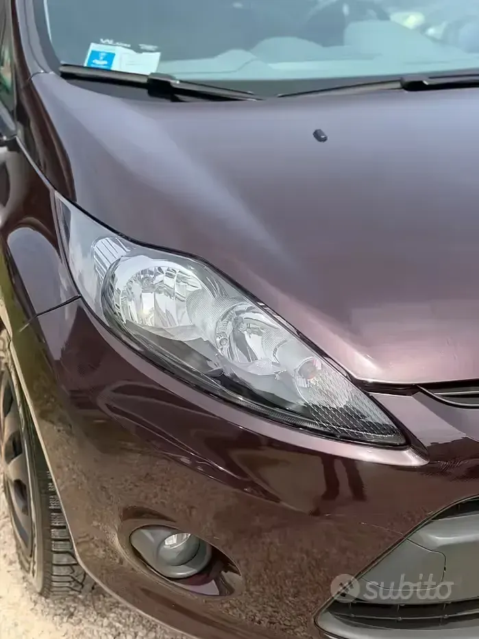 Usata Ford Fiesta Titanium 68 CV (50 kW) 2011 Grigio Berlina