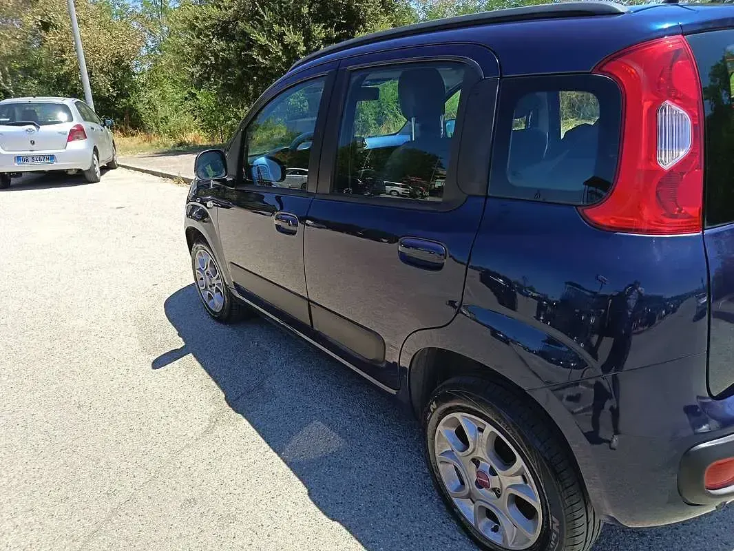 Usata Fiat Panda Lounge 80 CV (58 kW) 2015 Blu/azzurro Utilitaria