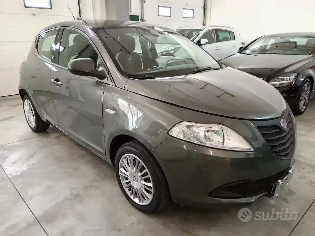 Usata Lancia Ypsilon S 95 CV (69 kW) 2014 Grigio Utilitaria