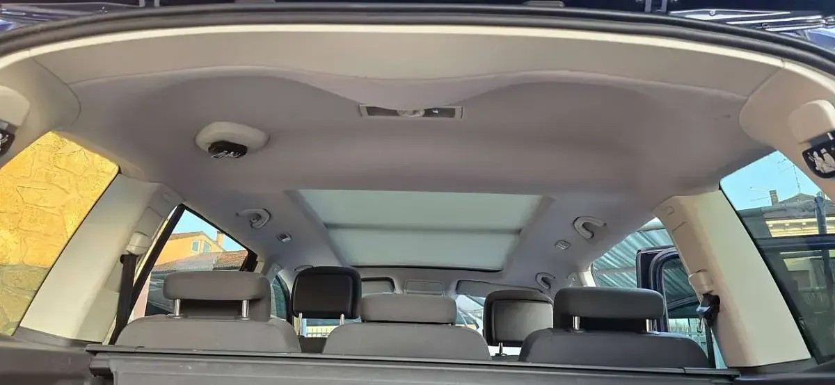 Usata VW Touran Comfortline 105 CV (77 kW) 2014 Blu/azzurro Monovolume