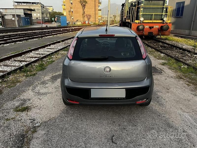 Usata Fiat Punto Evo 75 CV (55 kW) 2011 Grigio Utilitaria