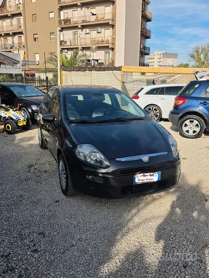 Usata Fiat Punto Evo Emotion 90 CV (66 kW) 2010 Grigio Utilitaria