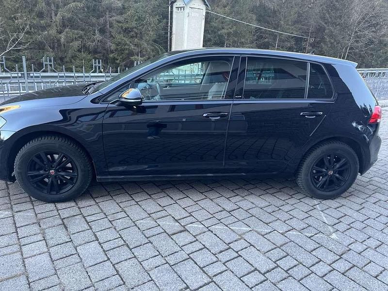 Usata VW Golf VII Highline 110 CV (80 kW) 2017 Berlina