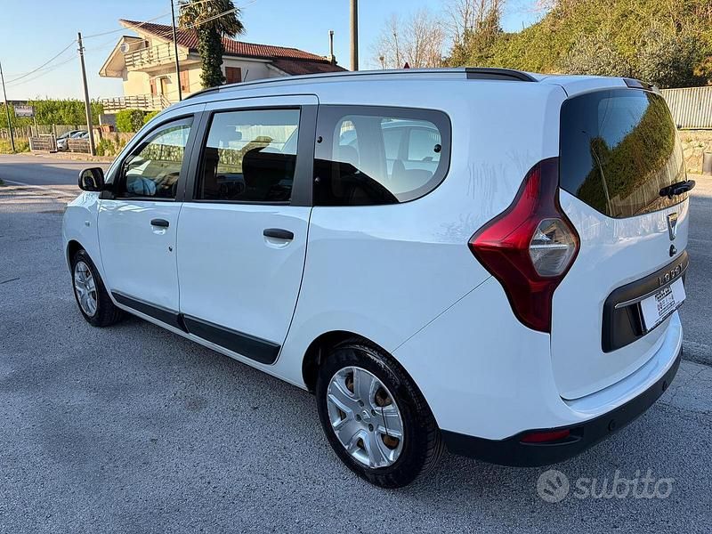Usata Dacia Lodgy Comfort 116 CV (85 kW) 2021 Bianco Monovolume