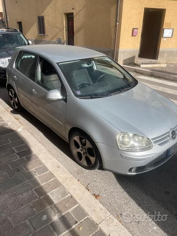 Usata VW Golf V 105 CV (77 kW) 2007 Utilitaria