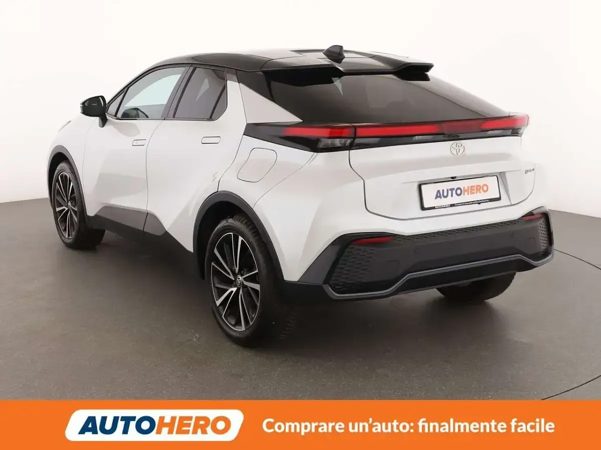 Usata Toyota C-HR Lounge 151 CV (111 kW) 2025 Bianco SUV