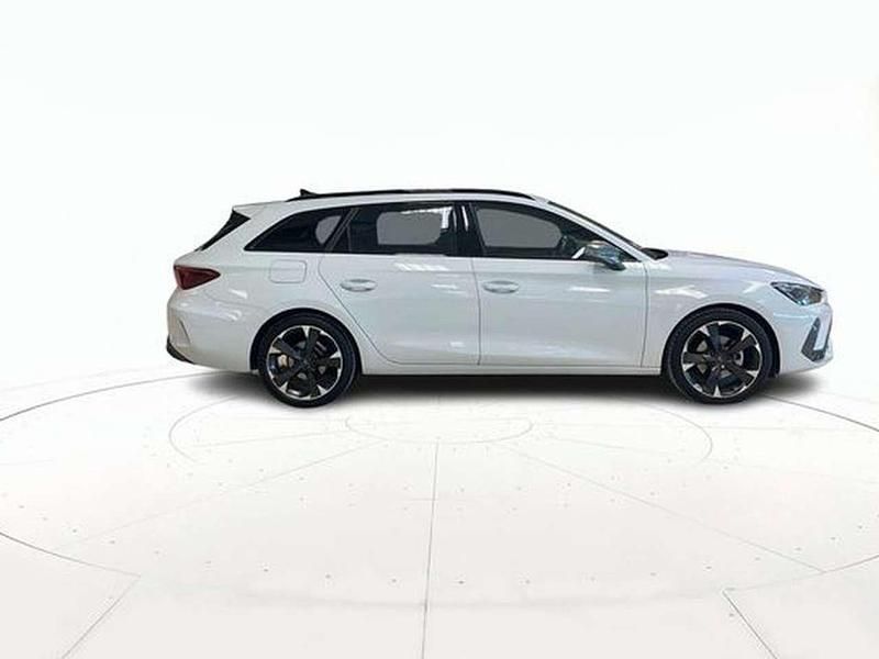 Usata Cupra Leon 150 CV (110 kW) 2025 Bianco / pastello Station wagon