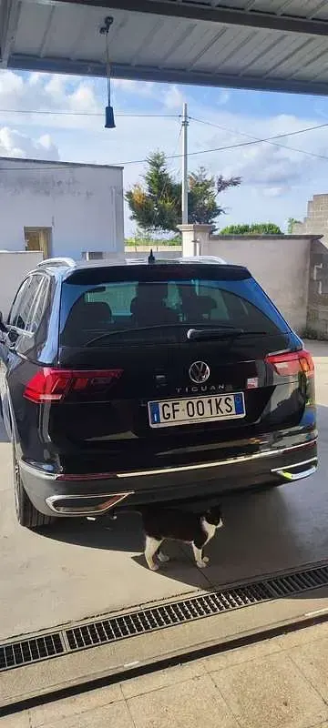 Usata VW Tiguan Life 122 CV (89 kW) 2021 Nero SUV