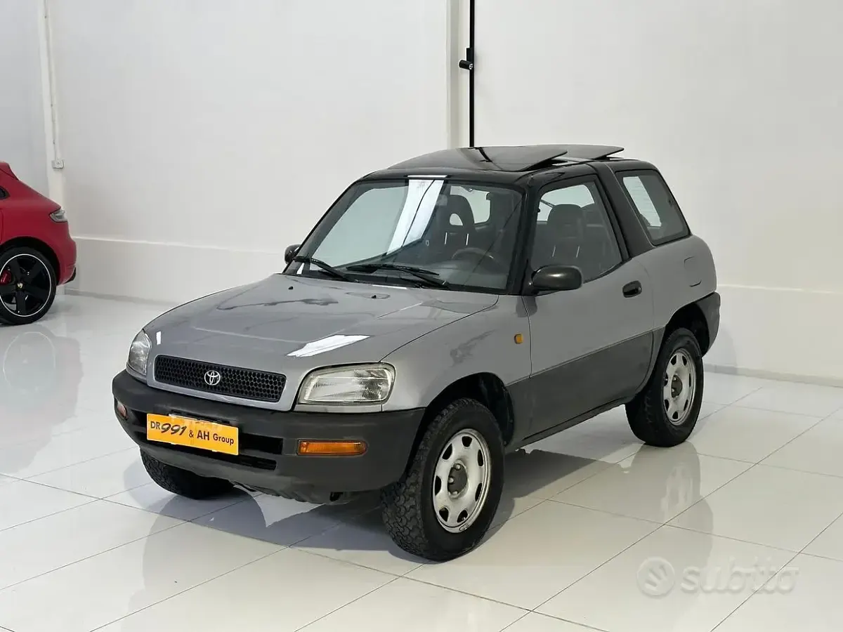 Usata Toyota RAV4 129 CV (94 kW) 1995 Grigio SUV