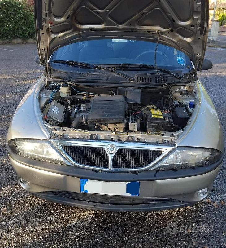 Usata Lancia Ypsilon 60 CV (44 kW) 1999 Grigio Utilitaria