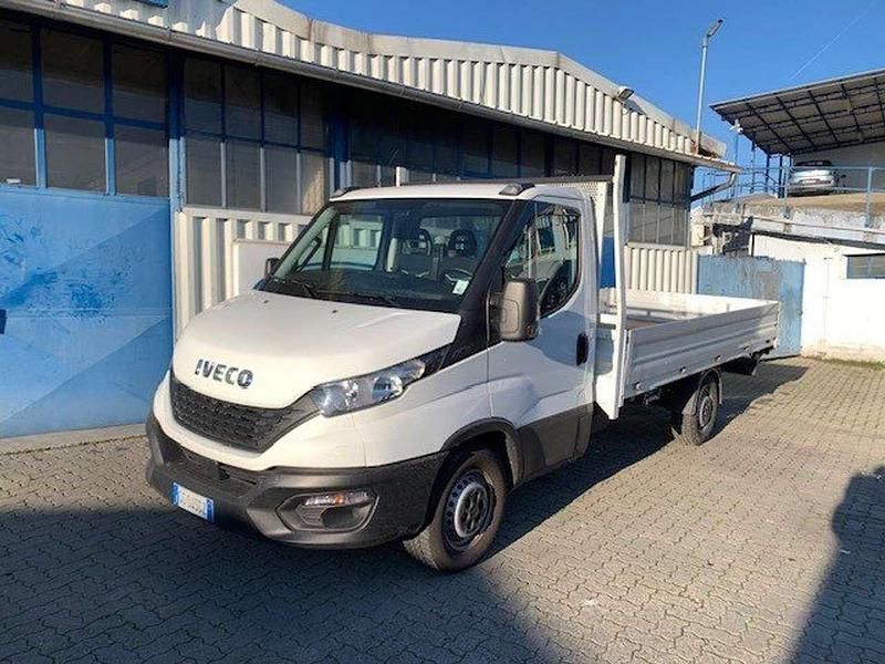 Usata Iveco Daily 140 CV (102 kW) 2022 Bianco Furgone