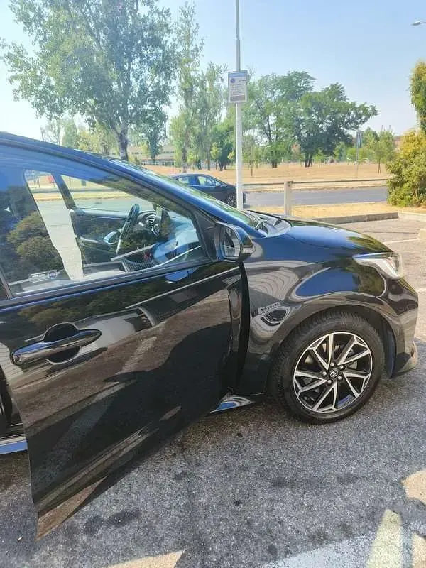 Usata Toyota Yaris Hybrid Trend 92 CV (67 kW) 2022 Nero Berlina