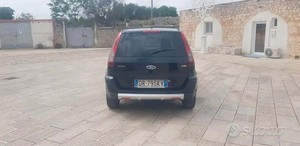Usata Ford Fusion Titanium 68 CV (50 kW) 2008 Blu Utilitaria