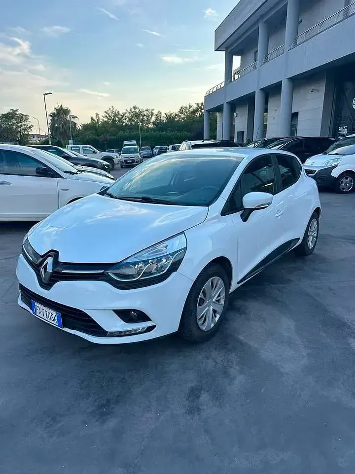 Usata Renault Clio IV Business 90 CV (66 kW) 2019 Bianco Berlina