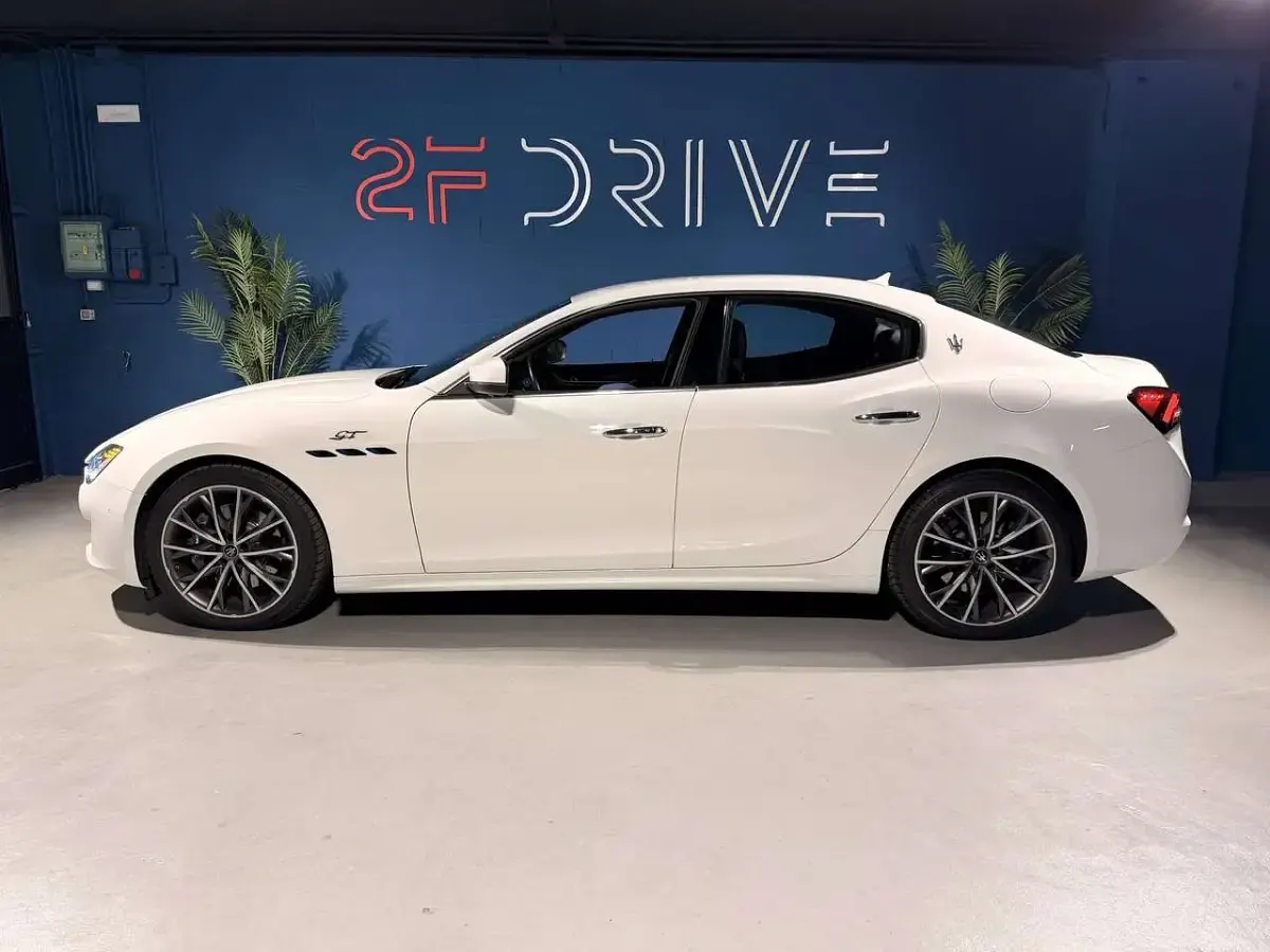 Usata Maserati Ghibli GT 330 CV (242 kW) 2023 Bianco Berlina