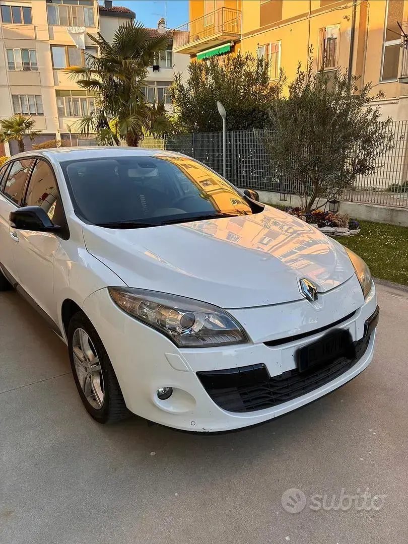 Usata Renault Mégane GrandTour 110 CV (80 kW) 2012 Bianco Station wagon