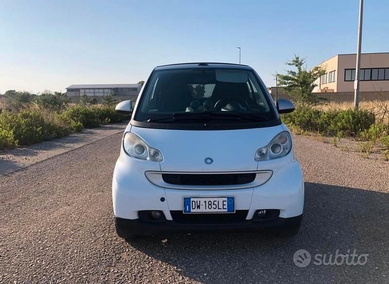 Bianco Usata 2009 Smart ForTwo Cabrio Passion Cabrio | 3900 € (Super prezzo) - Immagine 1/4