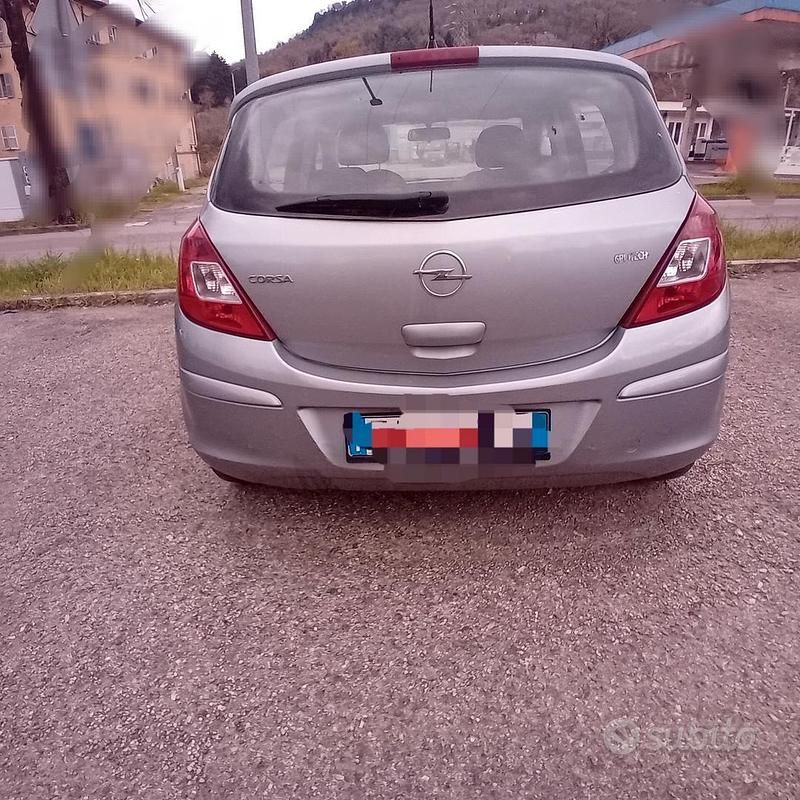 Usata Opel Corsa Enjoy 80 CV (58 kW) 2010 Utilitaria