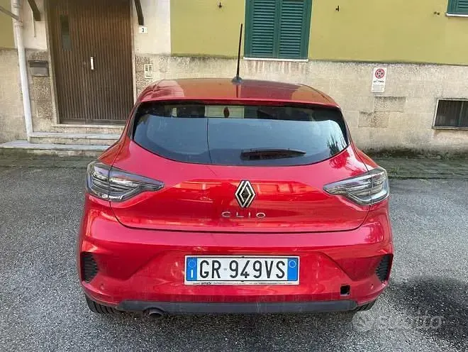 Usata Renault Clio 100 CV (73 kW) 2024 Utilitaria