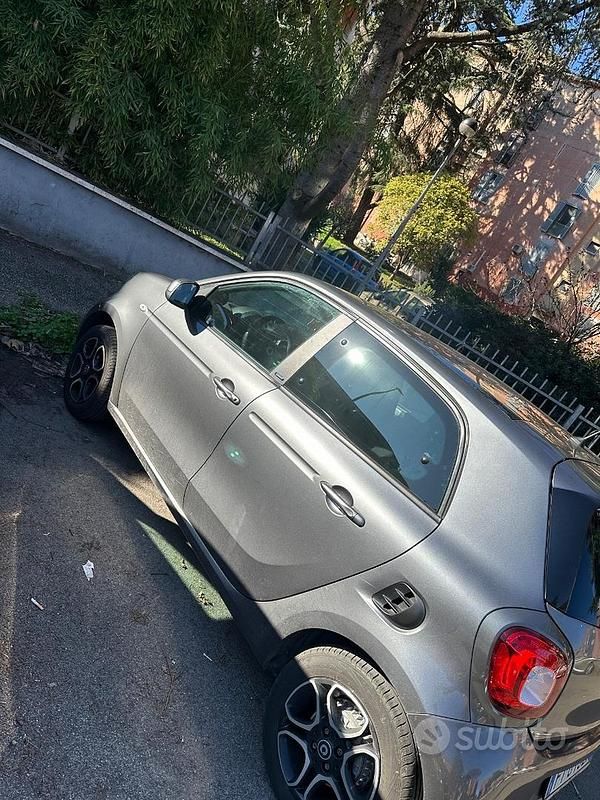 Usata Smart ForFour 90 CV (66 kW) 2019 Grigio Utilitaria