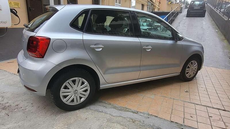 Usata VW Polo Trendline 60 CV (44 kW) 2015 Argento Berlina