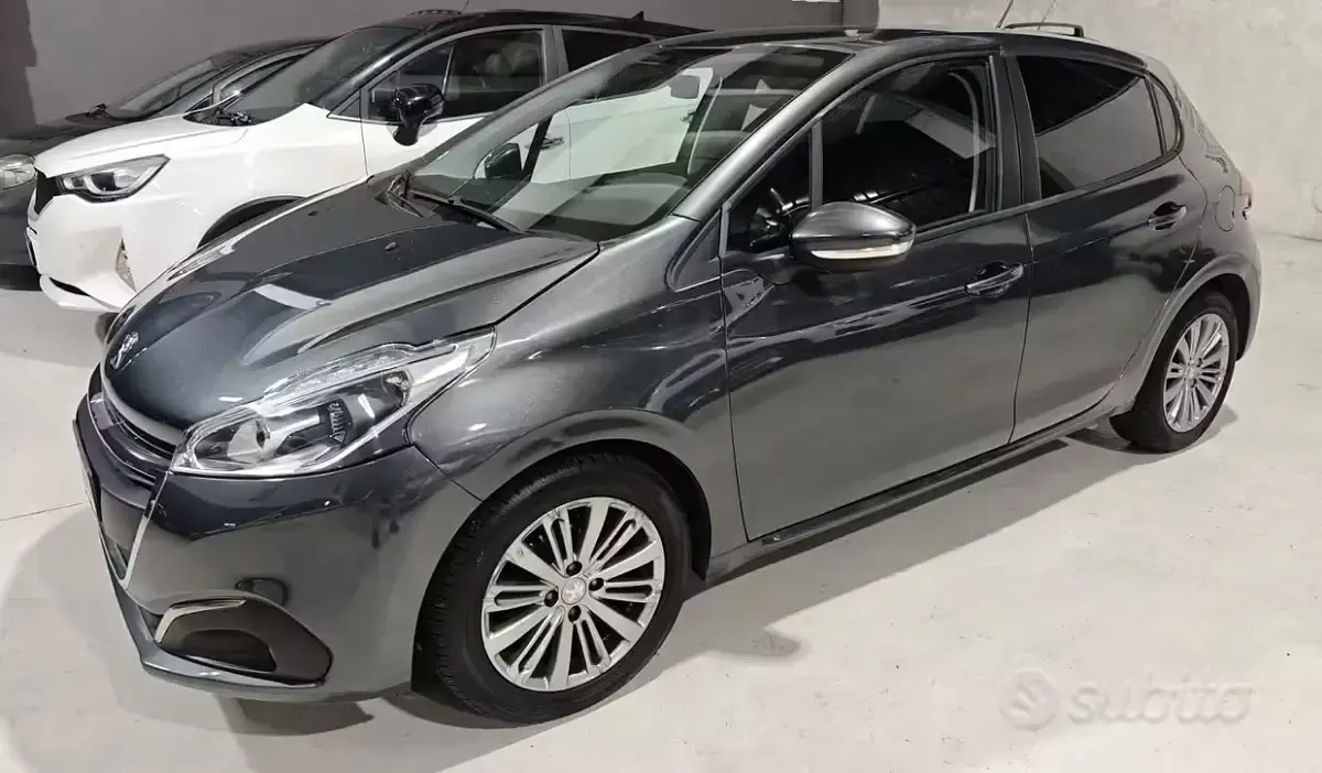 Usata Peugeot 208 Allure 82 CV (60 kW) 2016 Grigio Utilitaria
