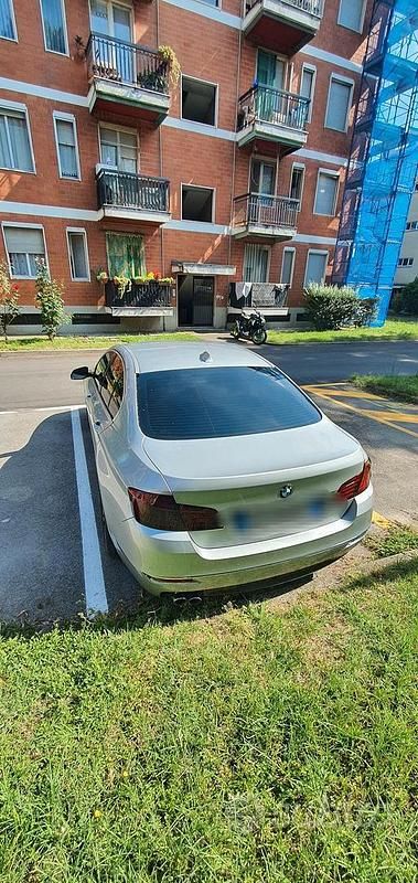 Usata BMW 520 Luxury Line 190 CV (139 kW) 2015 Grigio Berlina