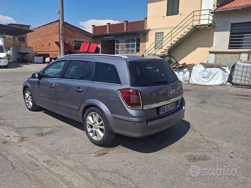 Usata 2004 Opel Astra | 1350 € - Immagine 1/4