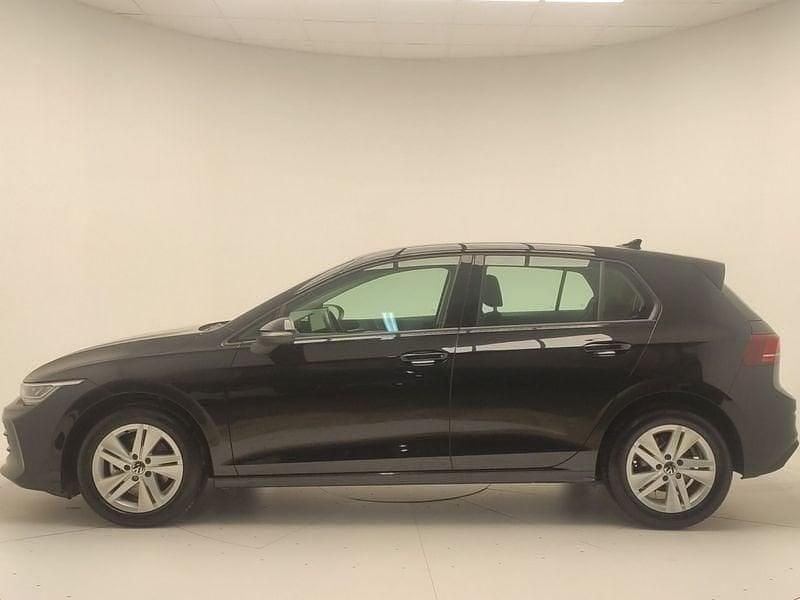 Usata VW Golf VIII Life 116 CV (85 kW) 2025 Nero Utilitaria