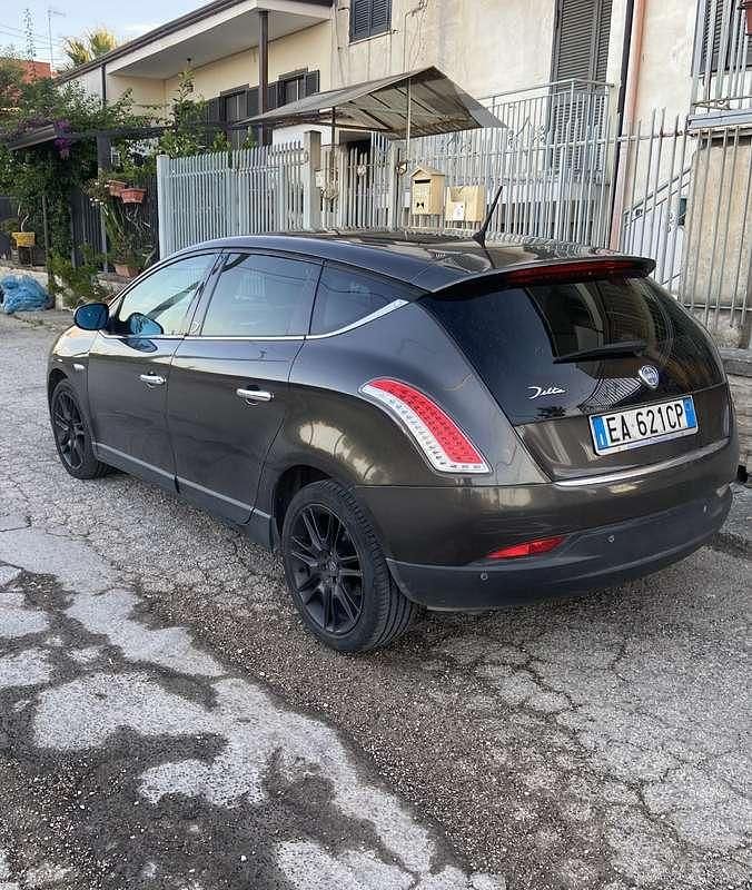 Usata Lancia Delta 120 CV (88 kW) 2009 Utilitaria