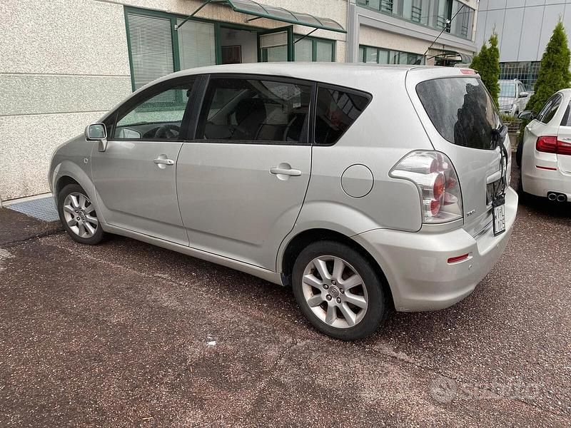 Usata Toyota Corolla Verso Sol 136 CV (100 kW) 2006 Grigio Monovolume
