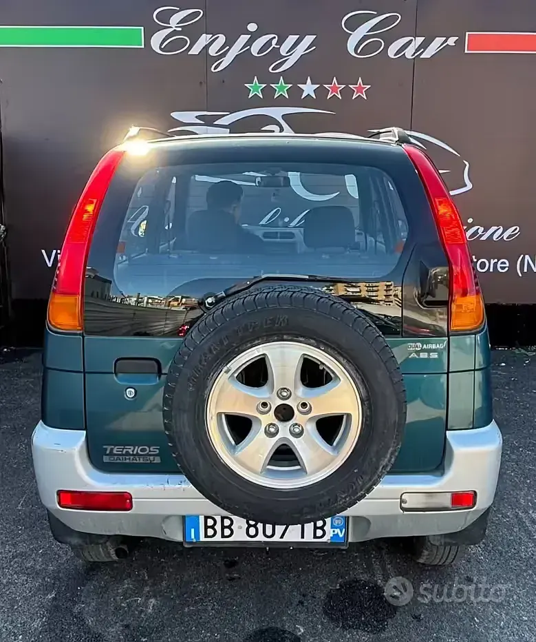 Usata Daihatsu Terios 83 CV (61 kW) 2000 Verde SUV
