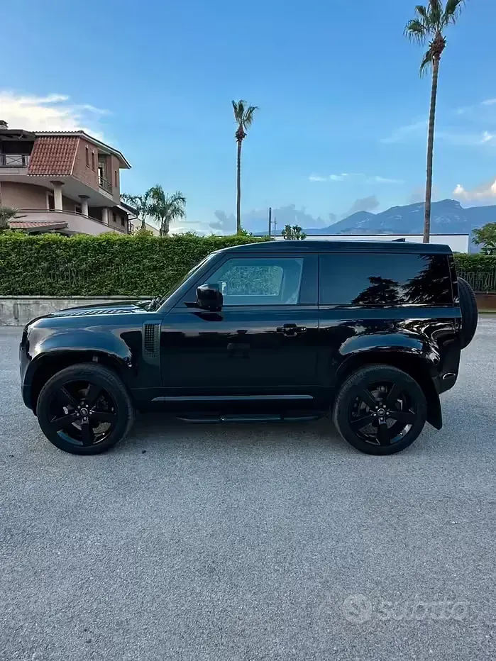 Usata Land Rover Defender 200 CV (147 kW) 2024 Nero SUV