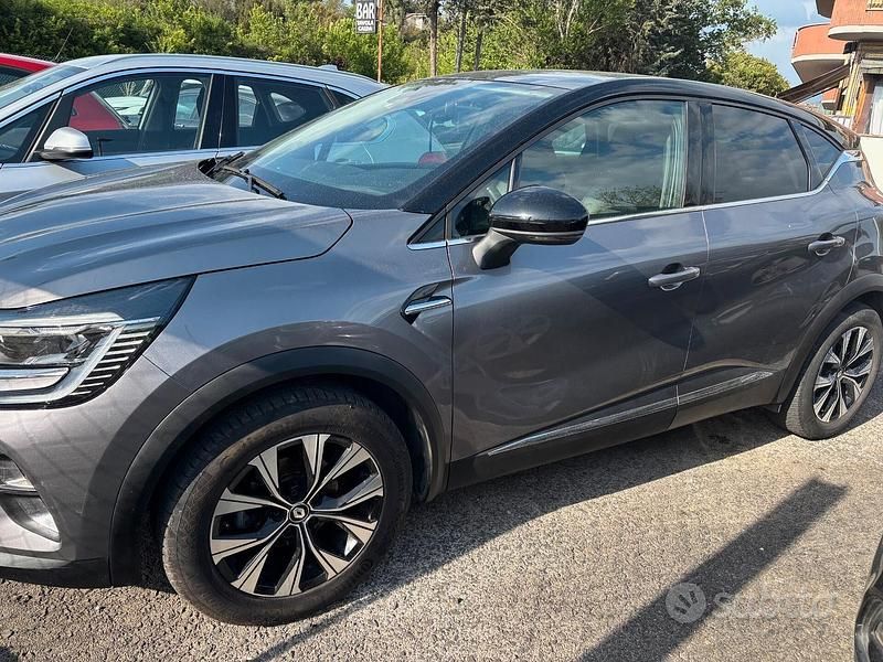 Usata Renault Captur Equilibre 90 CV (66 kW) 2023 Grigio SUV