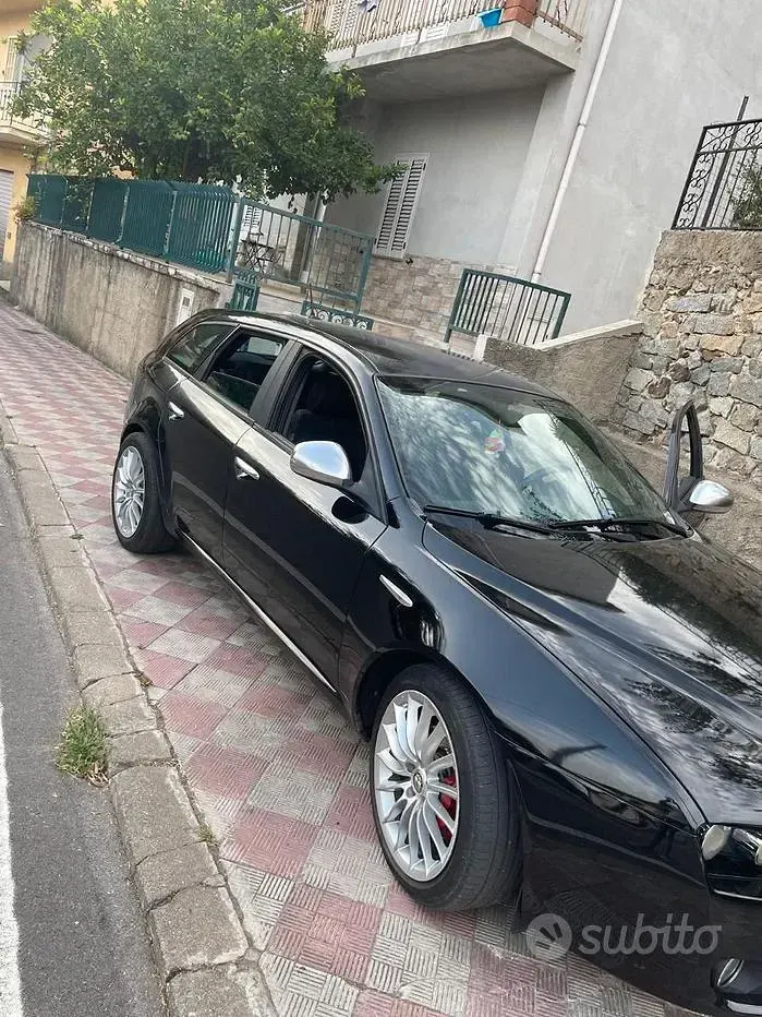 Usata Alfa Romeo 159 136 CV (100 kW) 2011 Nero Station wagon