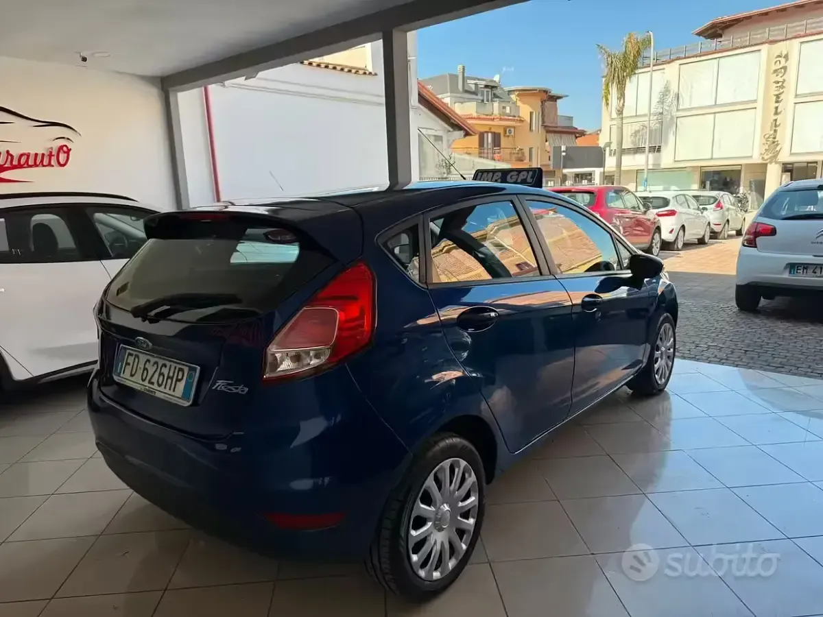 Usata Ford Fiesta 96 CV (70 kW) 2016 Blu Utilitaria