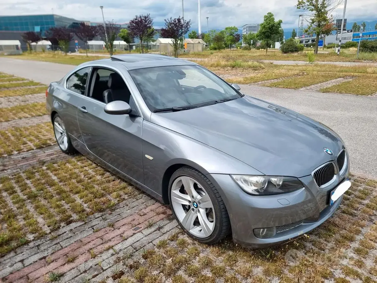 Usata BMW 335 306 CV (225 kW) 2007 Grigio Coupé