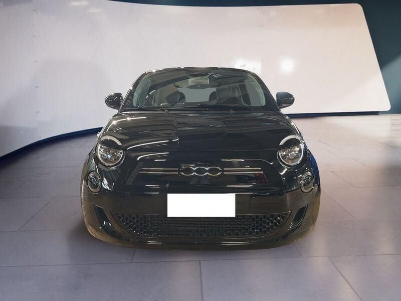 Usata Fiat 500e Icon 86 kW (118 CV) 2022 Nero Berlina