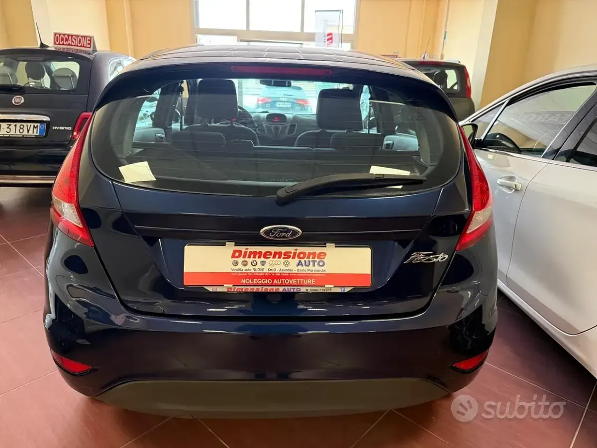 Usata Ford Fiesta 68 CV (50 kW) 2011 Blu Berlina