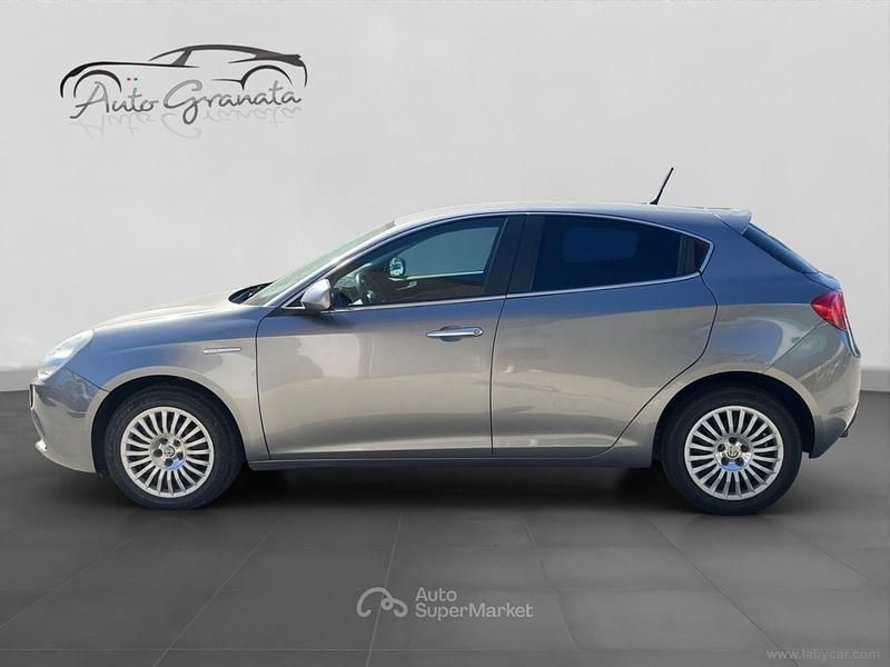 Usata Alfa Romeo Giulietta Distinctive 105 CV (77 kW) 2013 Gray Berlina