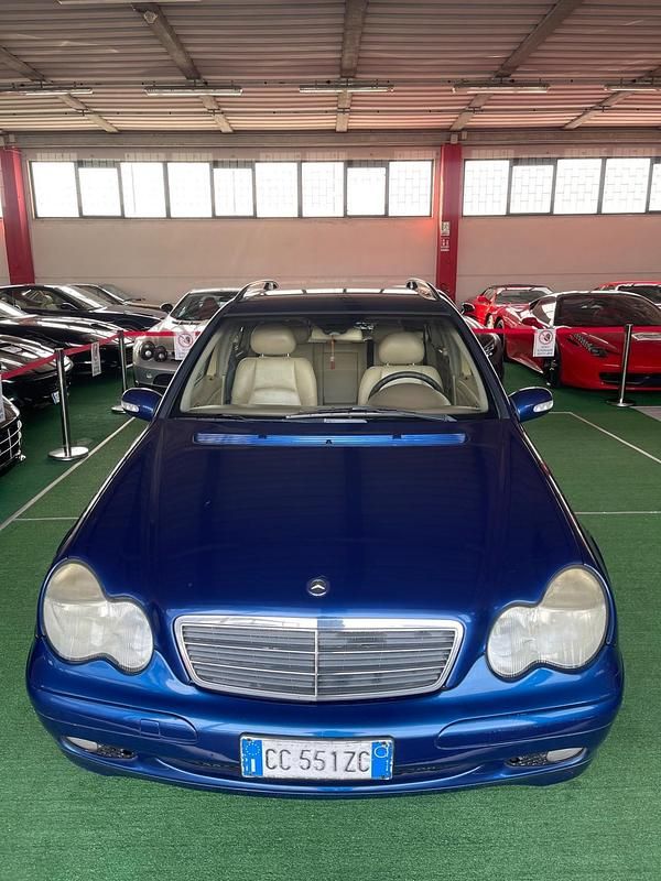 Usata Mercedes C220 142 CV (104 kW) 2003 Blu Station wagon