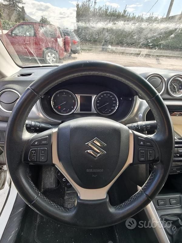 Usata Suzuki Vitara 120 CV (88 kW) 2016 Bianco SUV