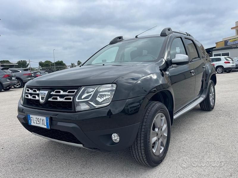 Usata Dacia Duster Lauréate 110 CV (80 kW) 2017 Grigio SUV