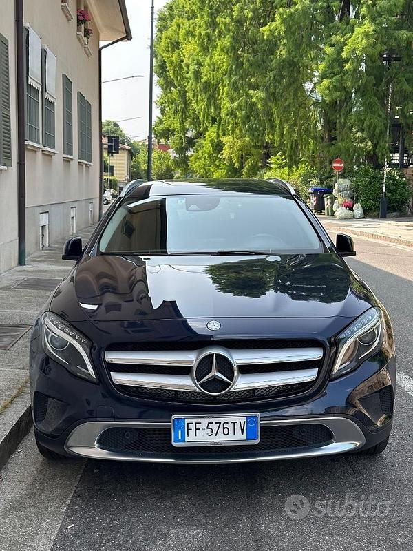 Usata Mercedes GLA200 Premium 136 CV (100 kW) 2016 Blu SUV