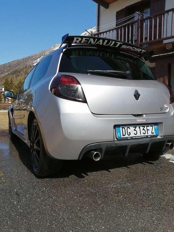 Usata Renault Clio III R.S. 197 CV (144 kW) 2007 Argento Berlina