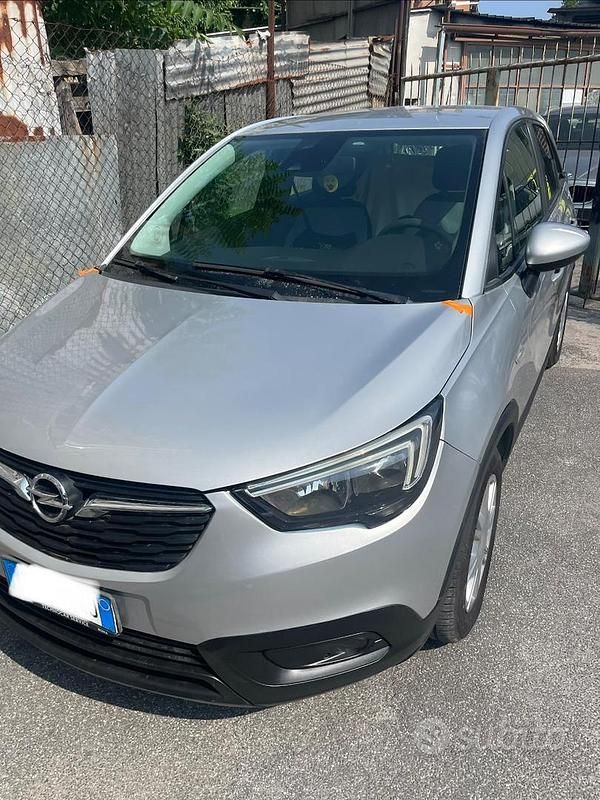 Grigio Usata 2019 Opel Crossland X SUV | 9250 € - Immagine 1/4