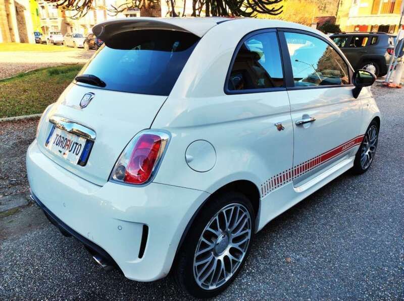 Usata Abarth 500 Custom 140 CV (102 kW) 2014 Bianco pastello Utilitaria