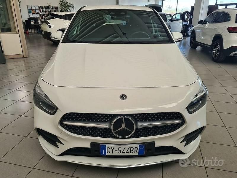 Usata Mercedes B250e AMG Line Premium Plus 224 CV (164 kW) 2023 Bianco Monovolume